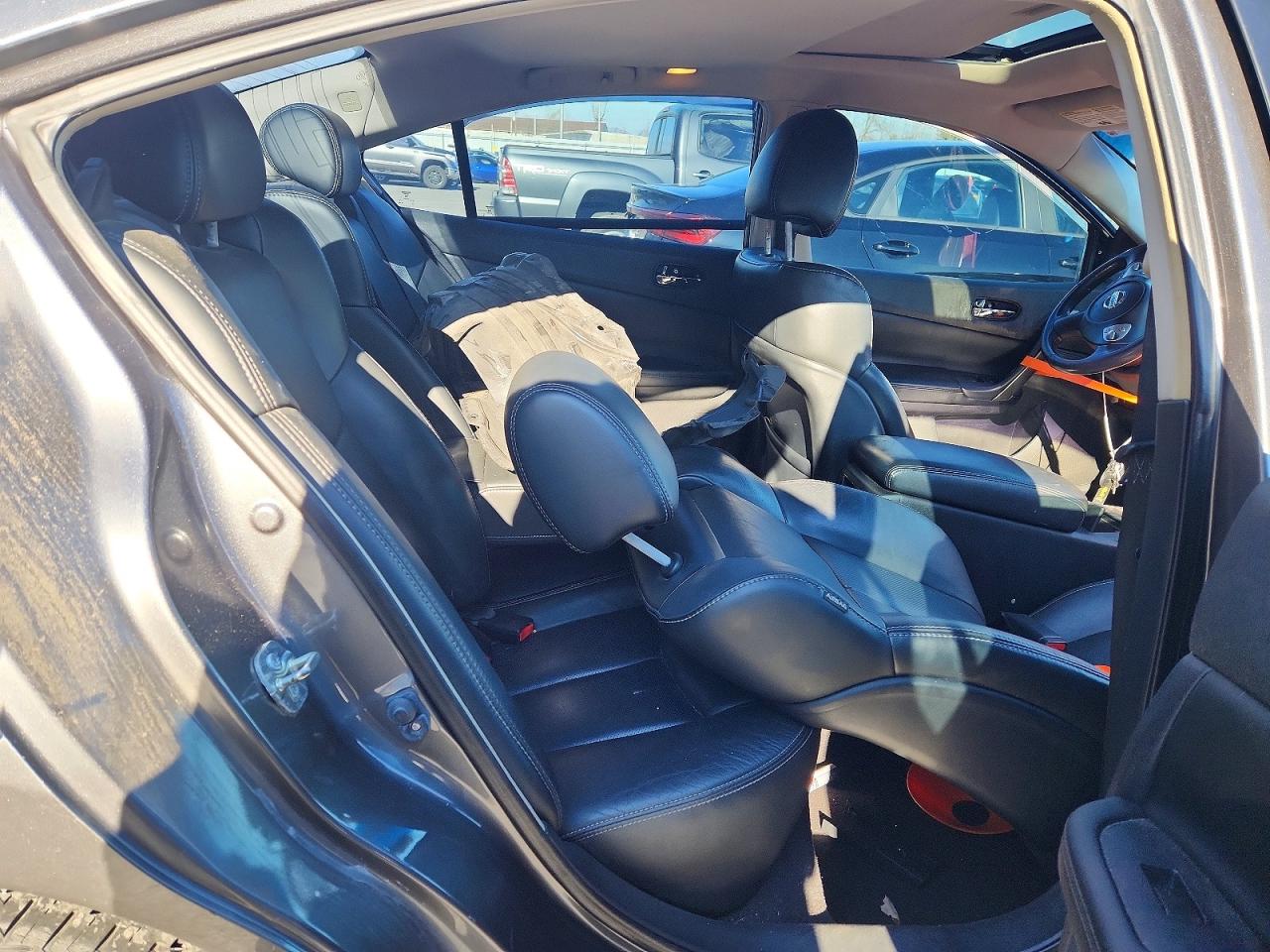 Nissan Maxima S