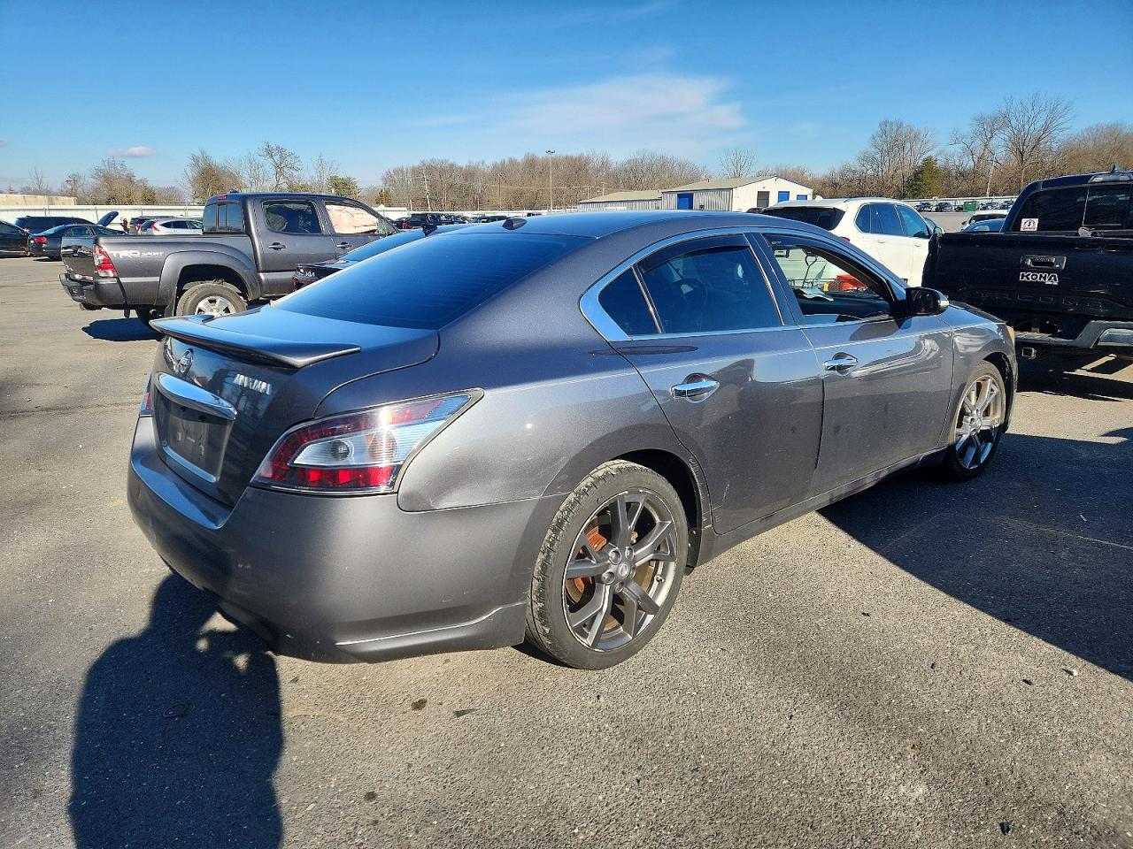 Nissan Maxima S