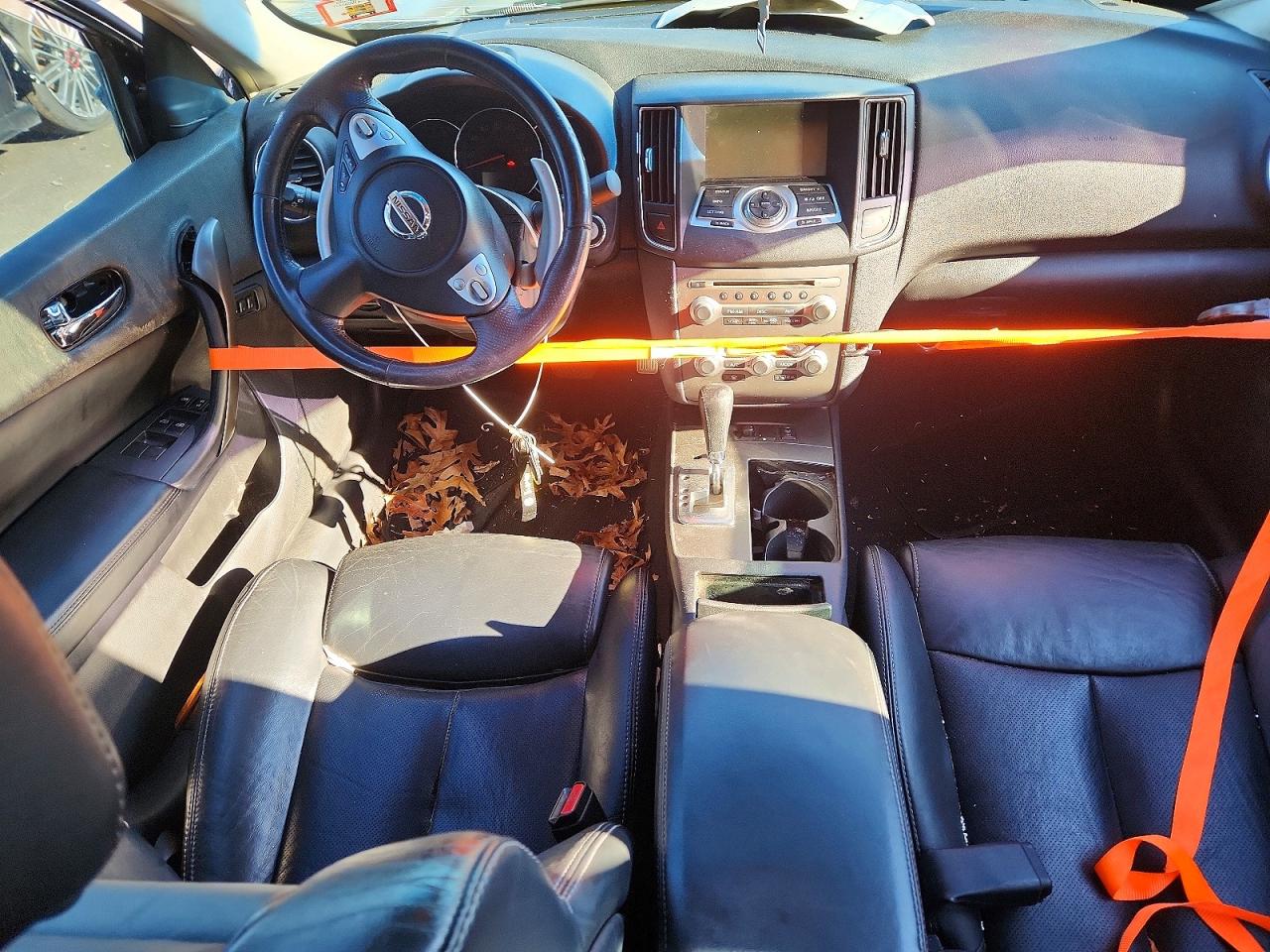 Nissan Maxima S