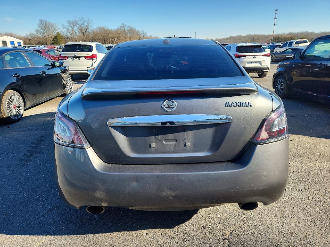 Nissan Maxima S