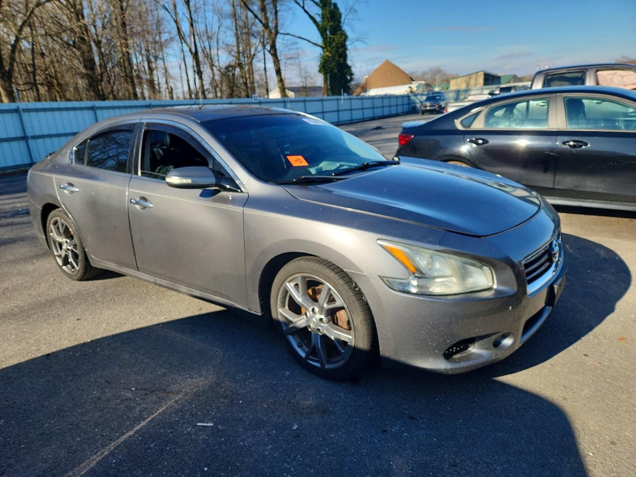 Nissan Maxima S