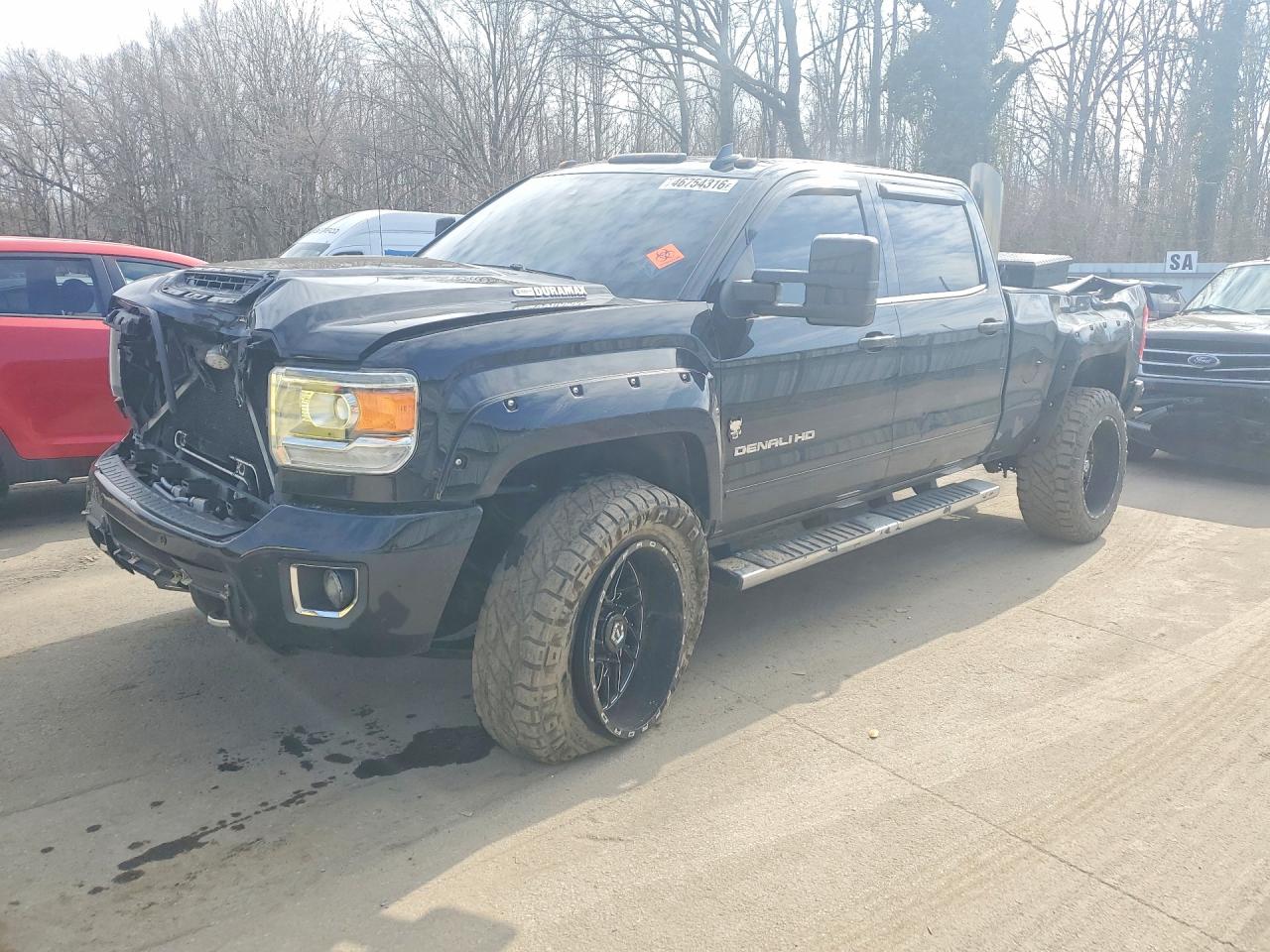 Salvage GMC Sierra Image