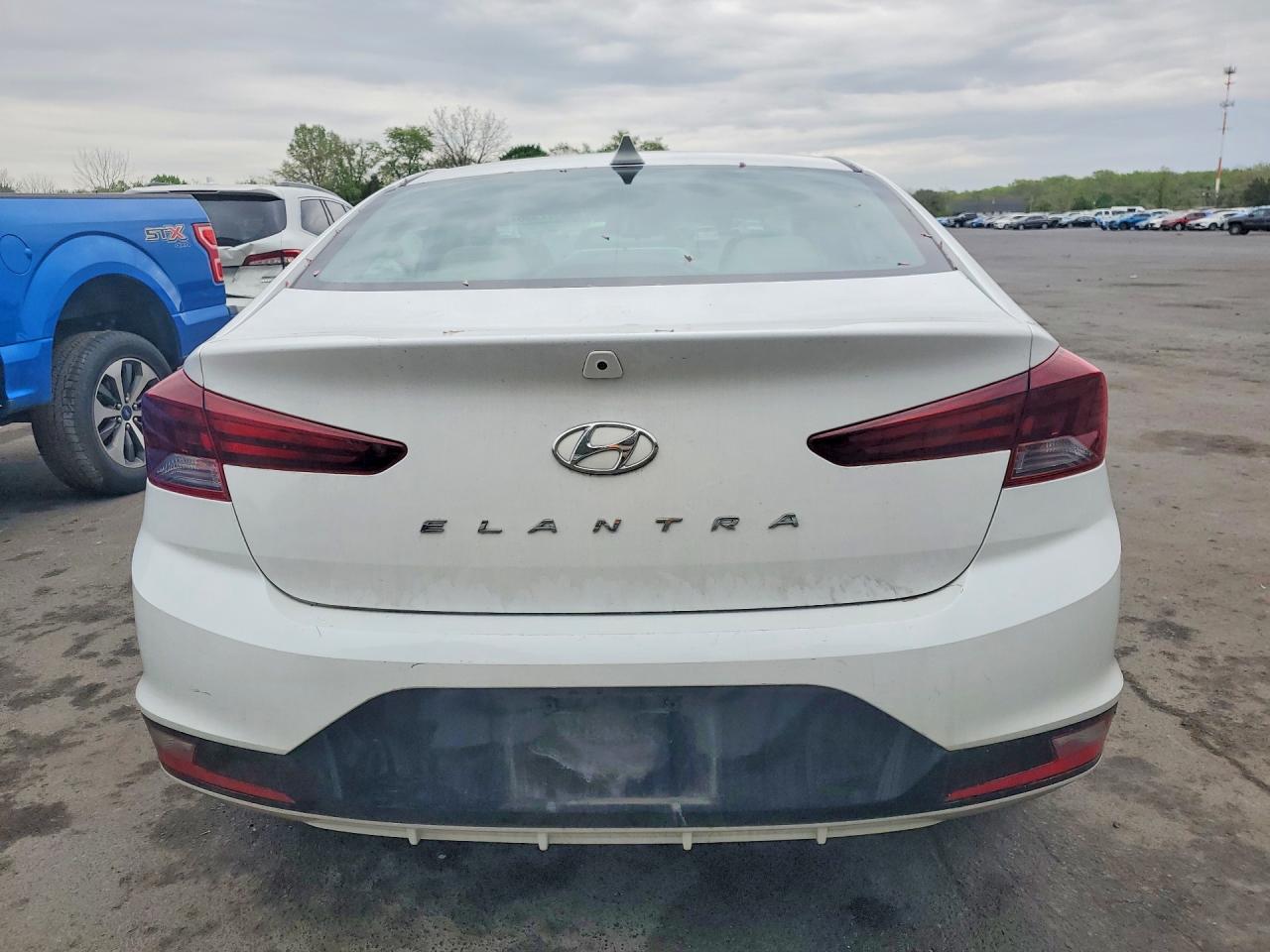 Hyundai ELANTRA Value Edition