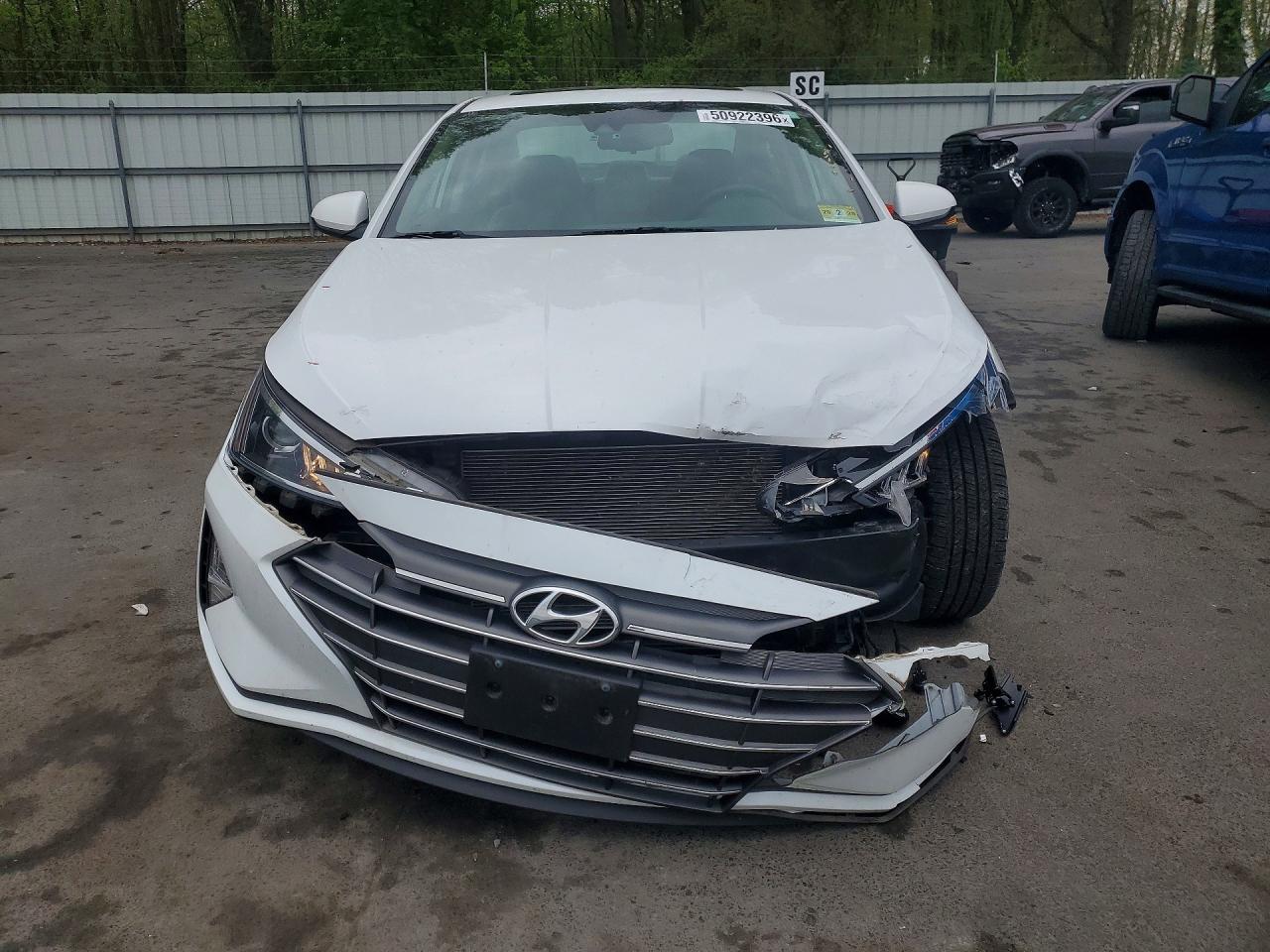 Hyundai ELANTRA Value Edition