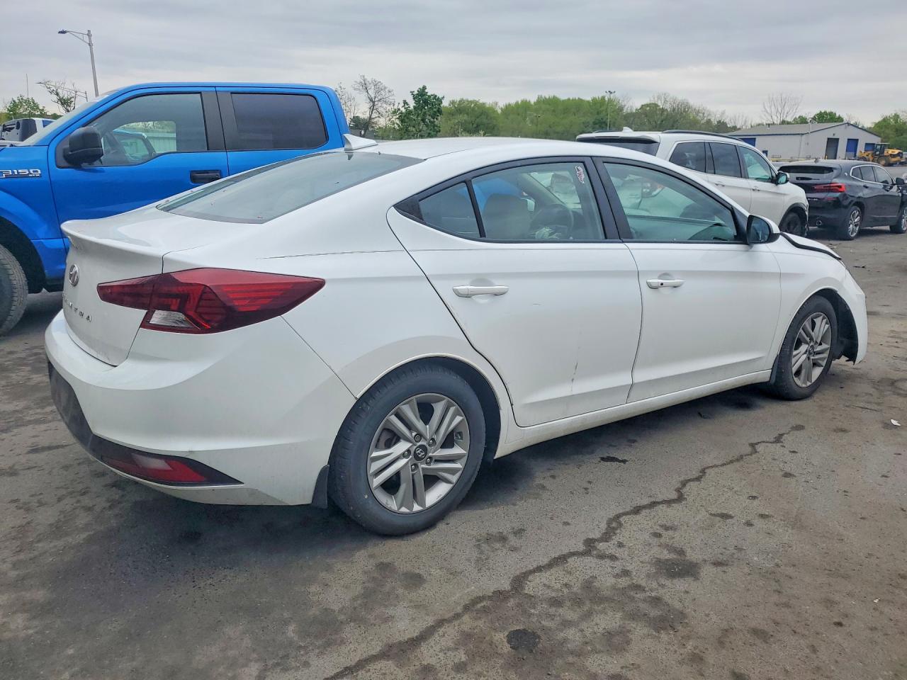 Hyundai ELANTRA Value Edition