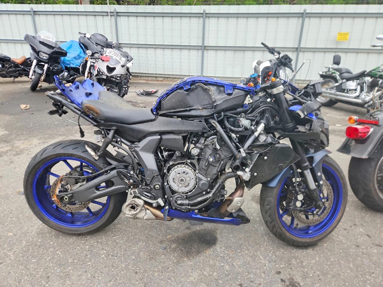 Salvage Yamaha Yzfr7 Image