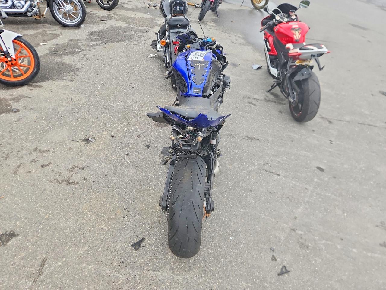 Yamaha Yzfr7