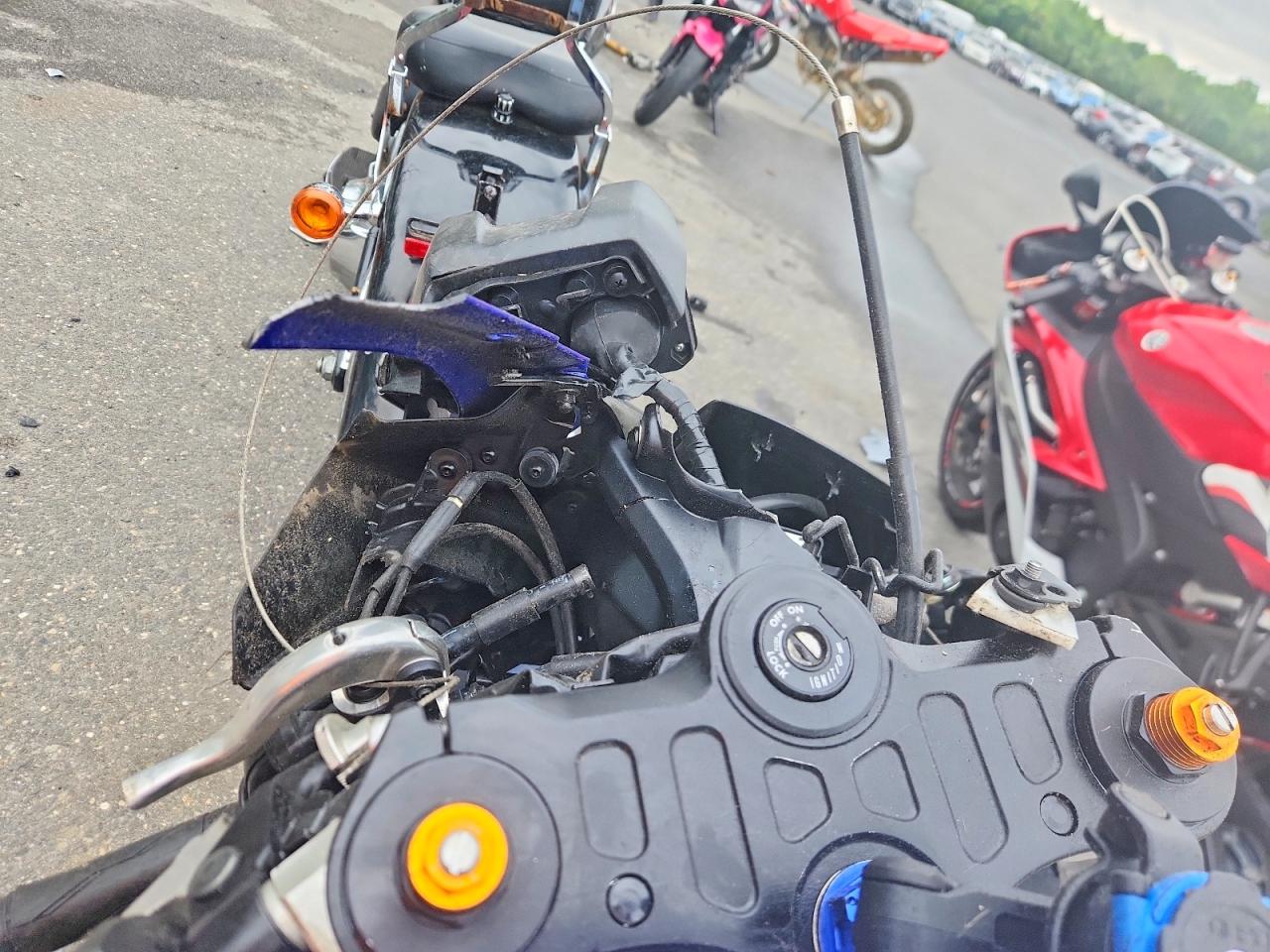 Yamaha Yzfr7