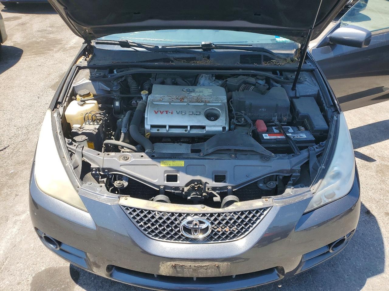 Toyota Camry Sle V6