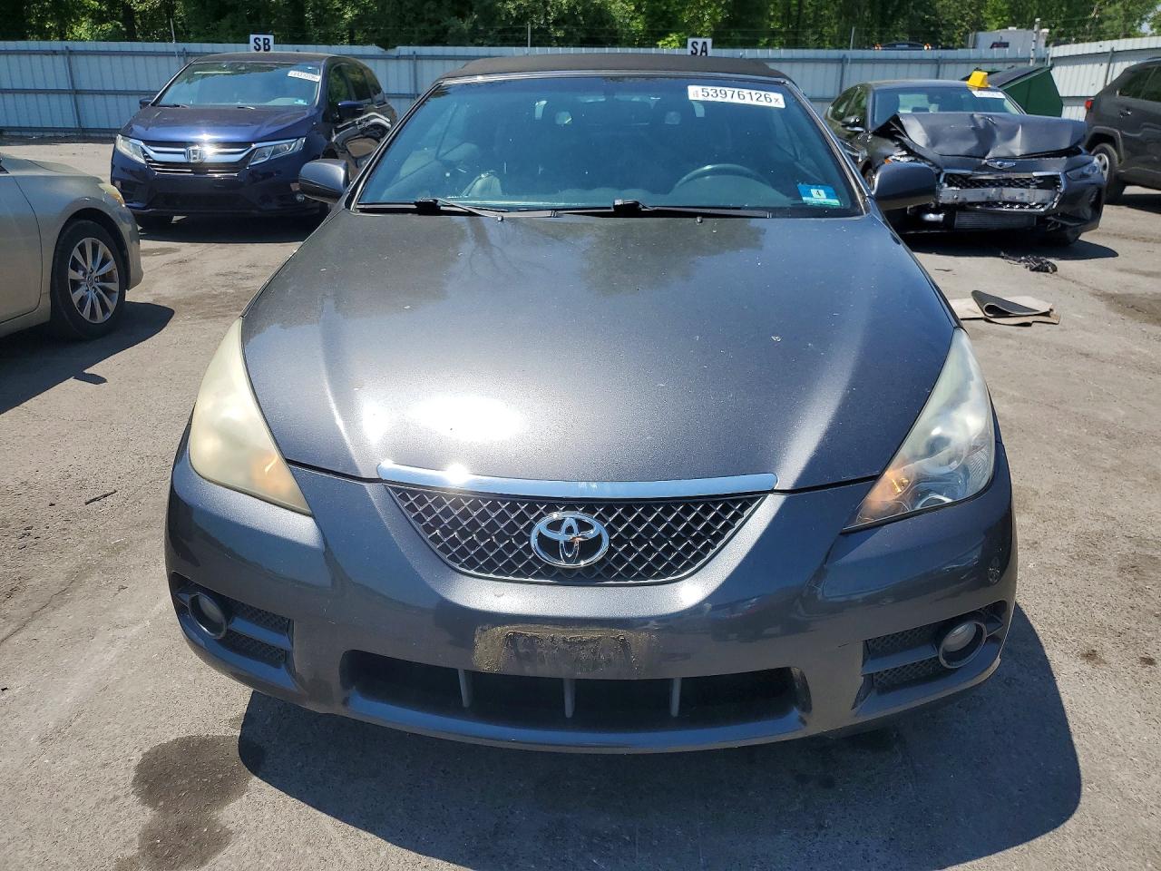 Toyota Camry Sle V6