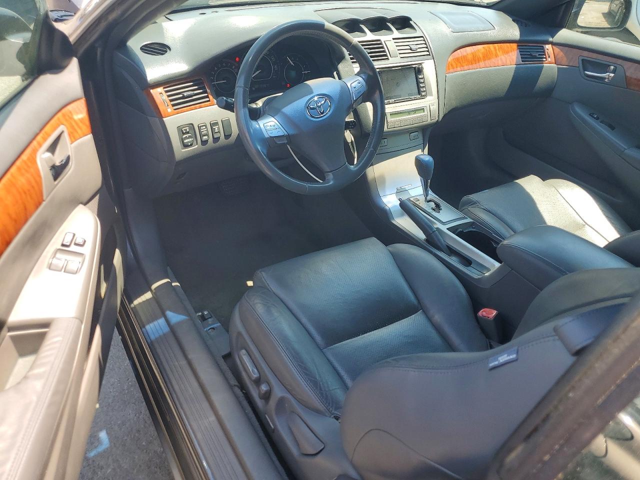 Toyota Camry Sle V6