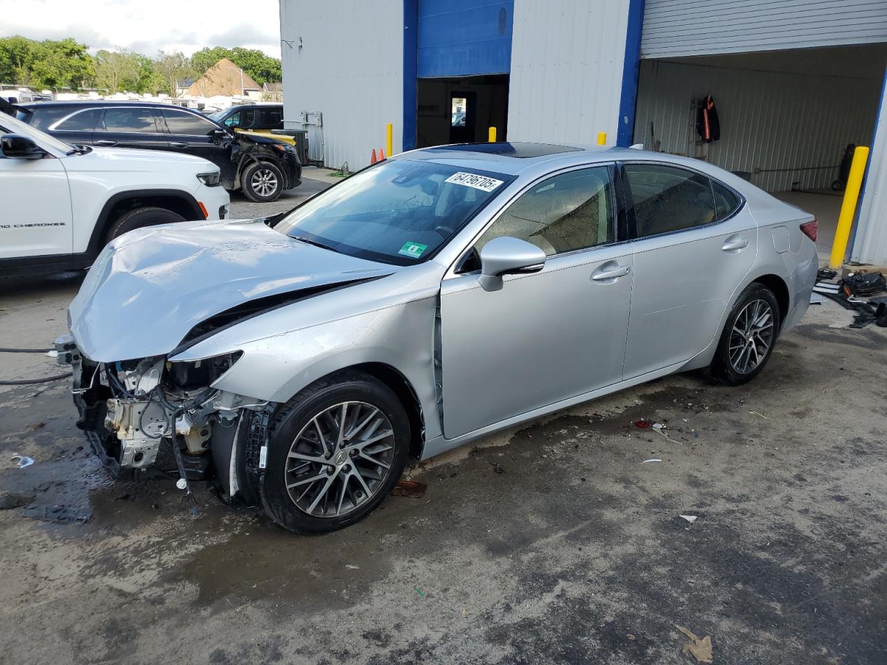 Salvage Lexus Es Image
