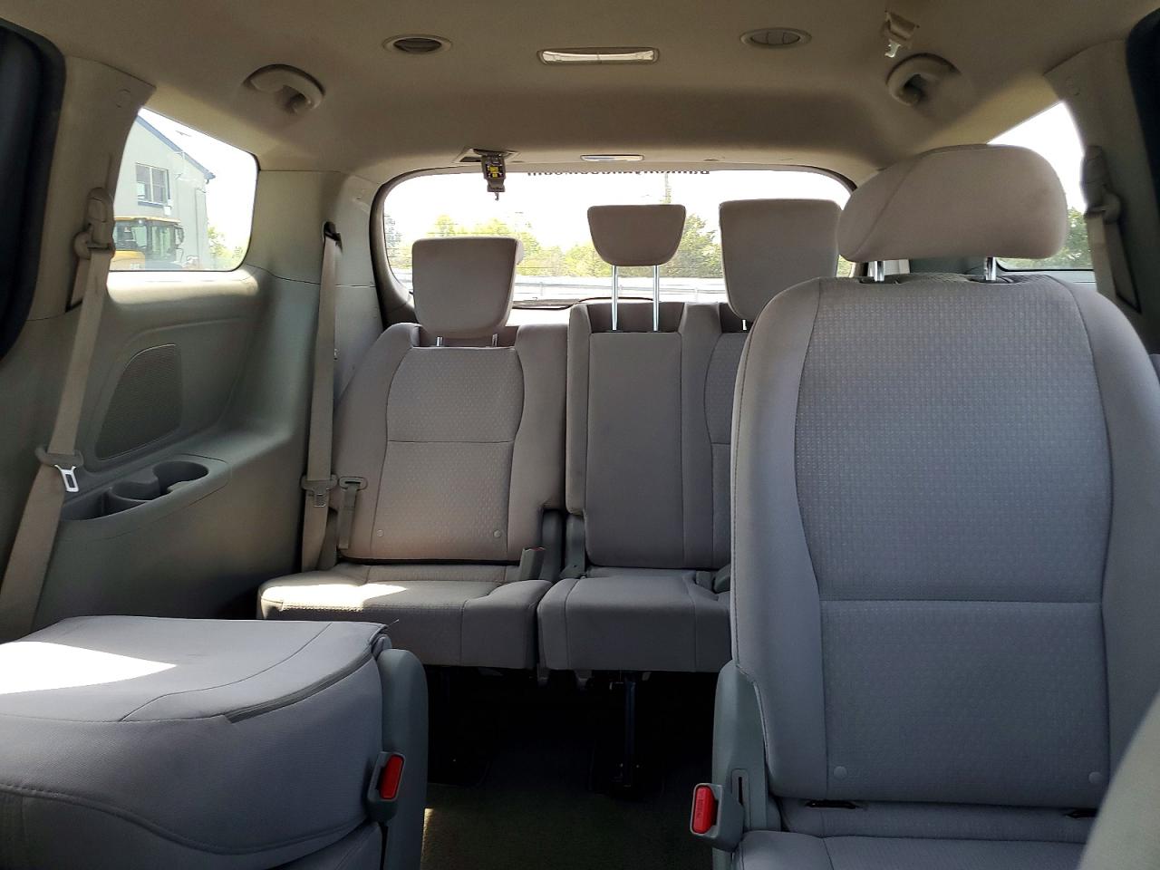 Kia Sedona Lx