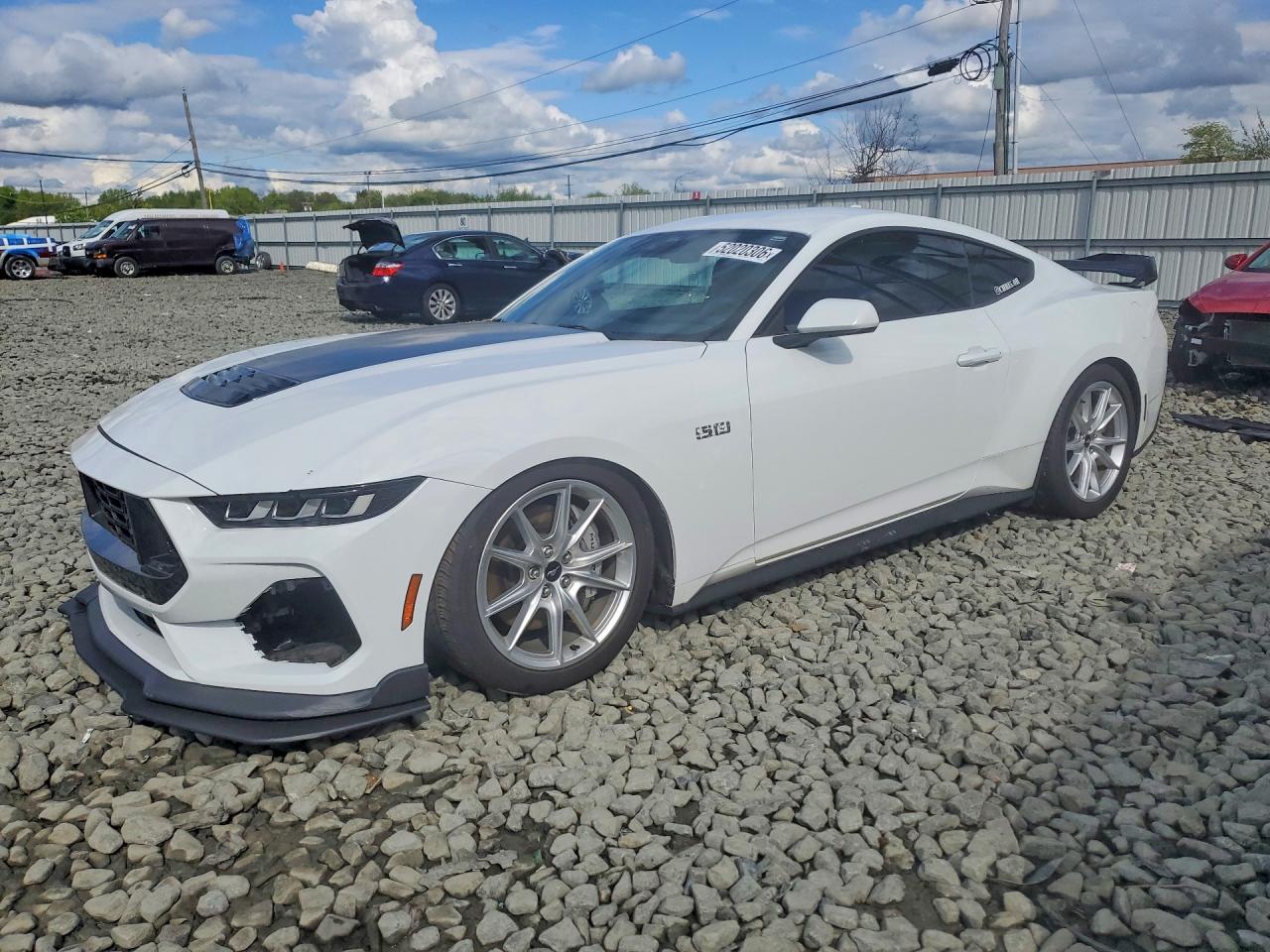 Salvage Ford Mustang Image