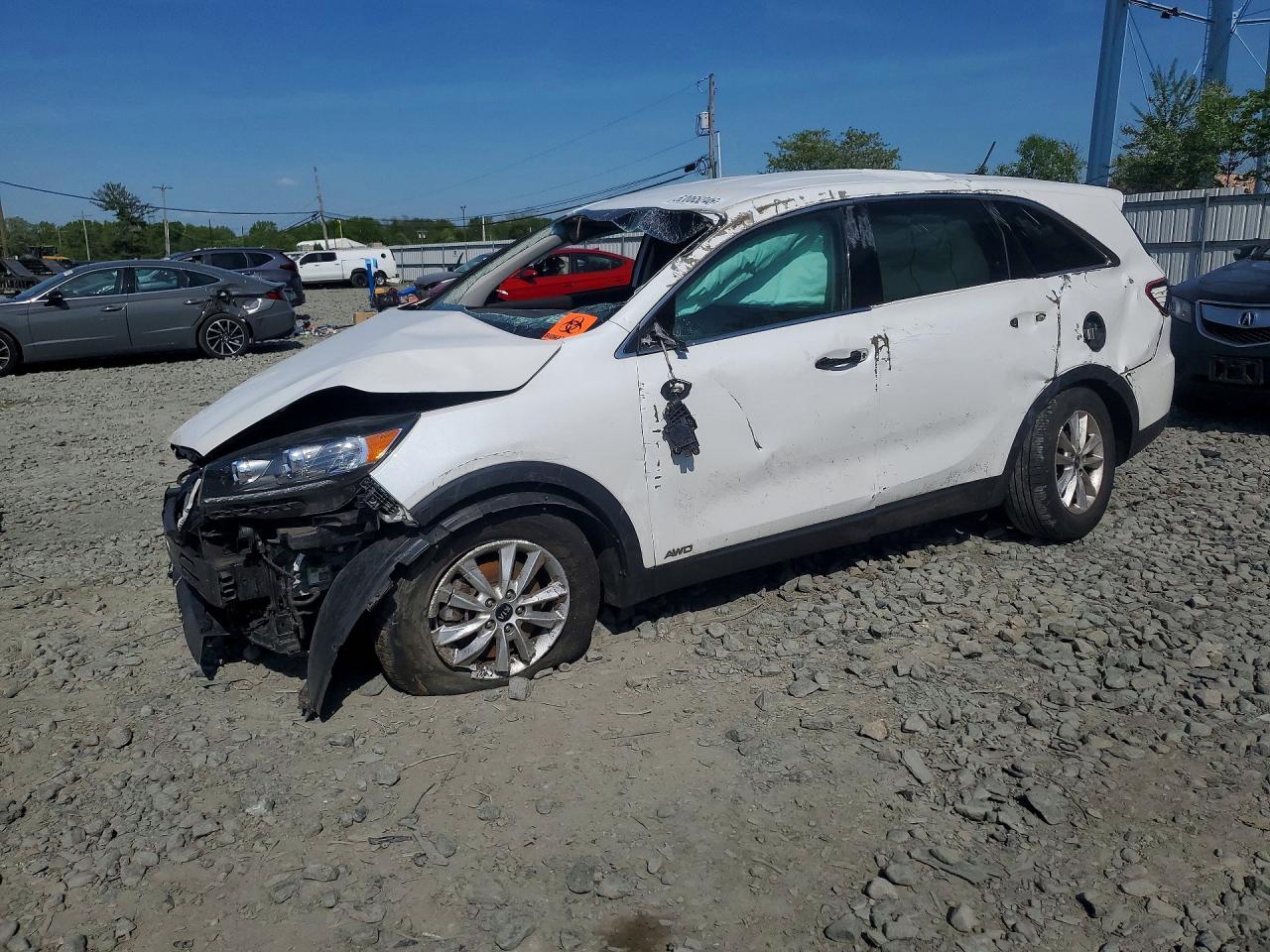 Salvage Kia Sorento Image