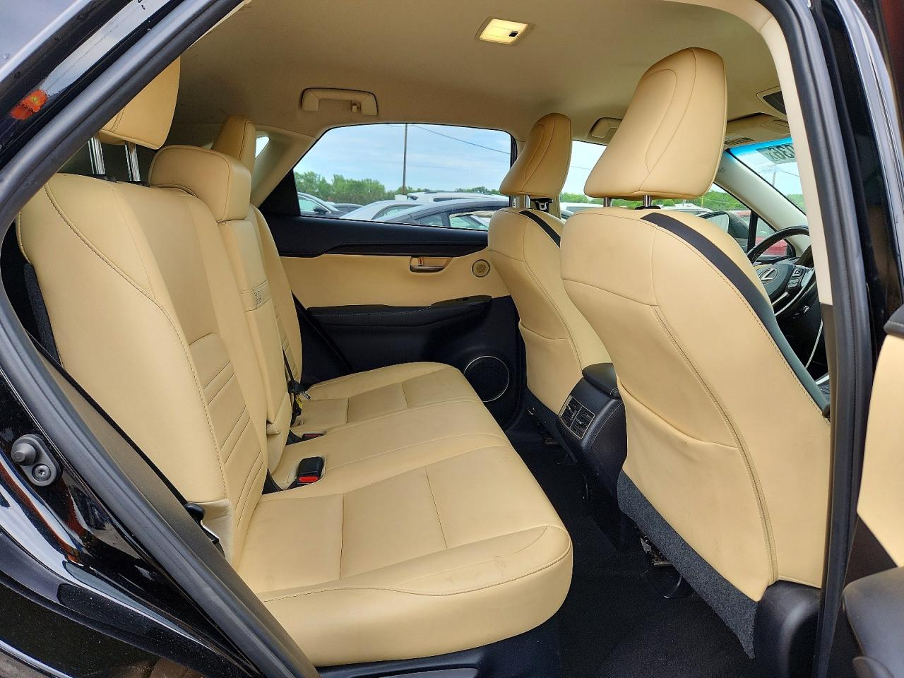 Lexus NX Base