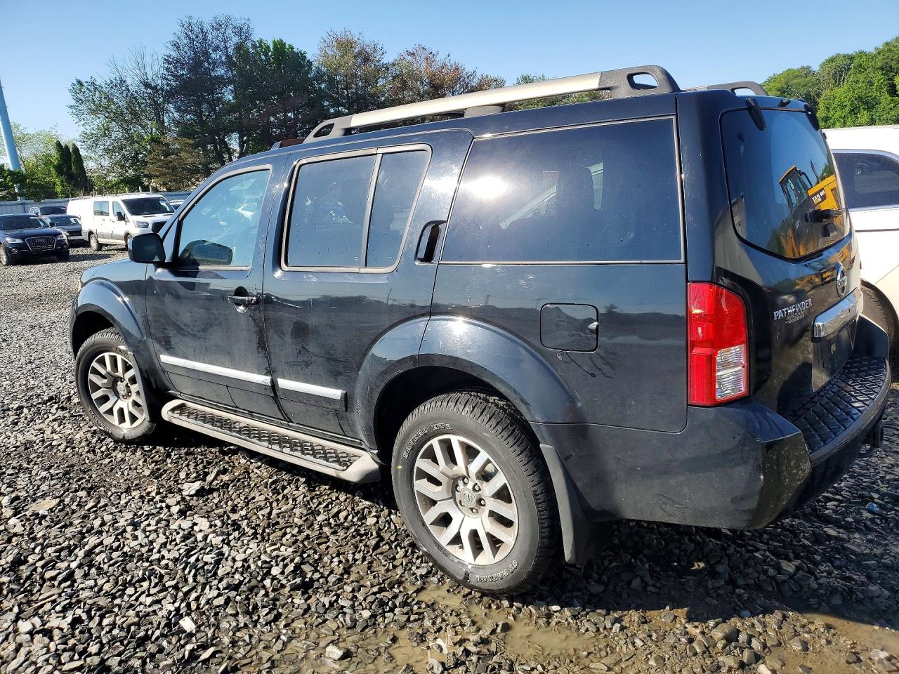 Nissan Pathfinder S