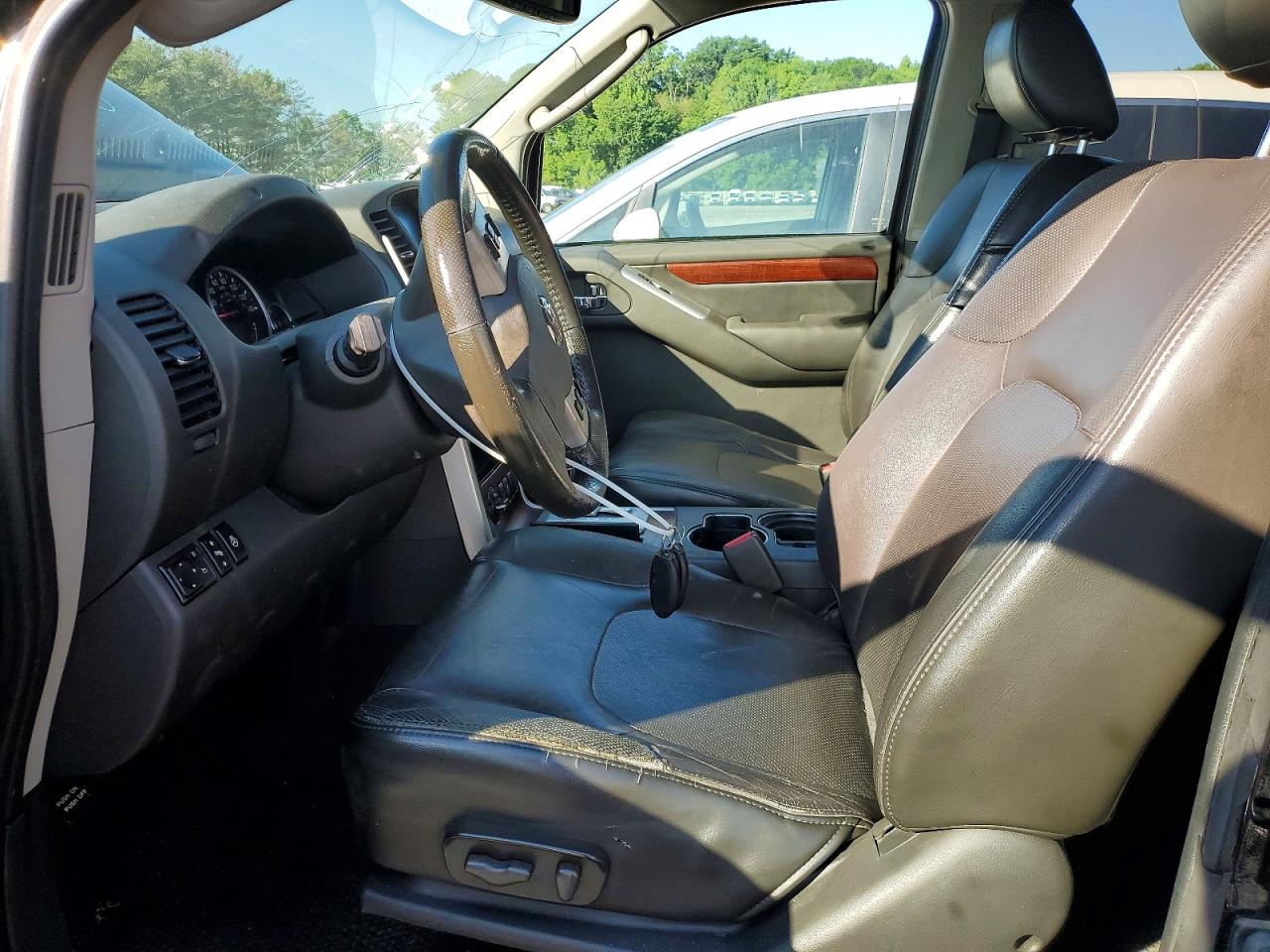 Nissan Pathfinder S