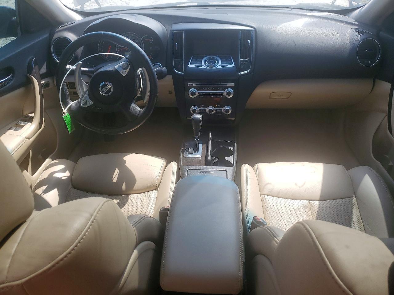 Nissan Maxima