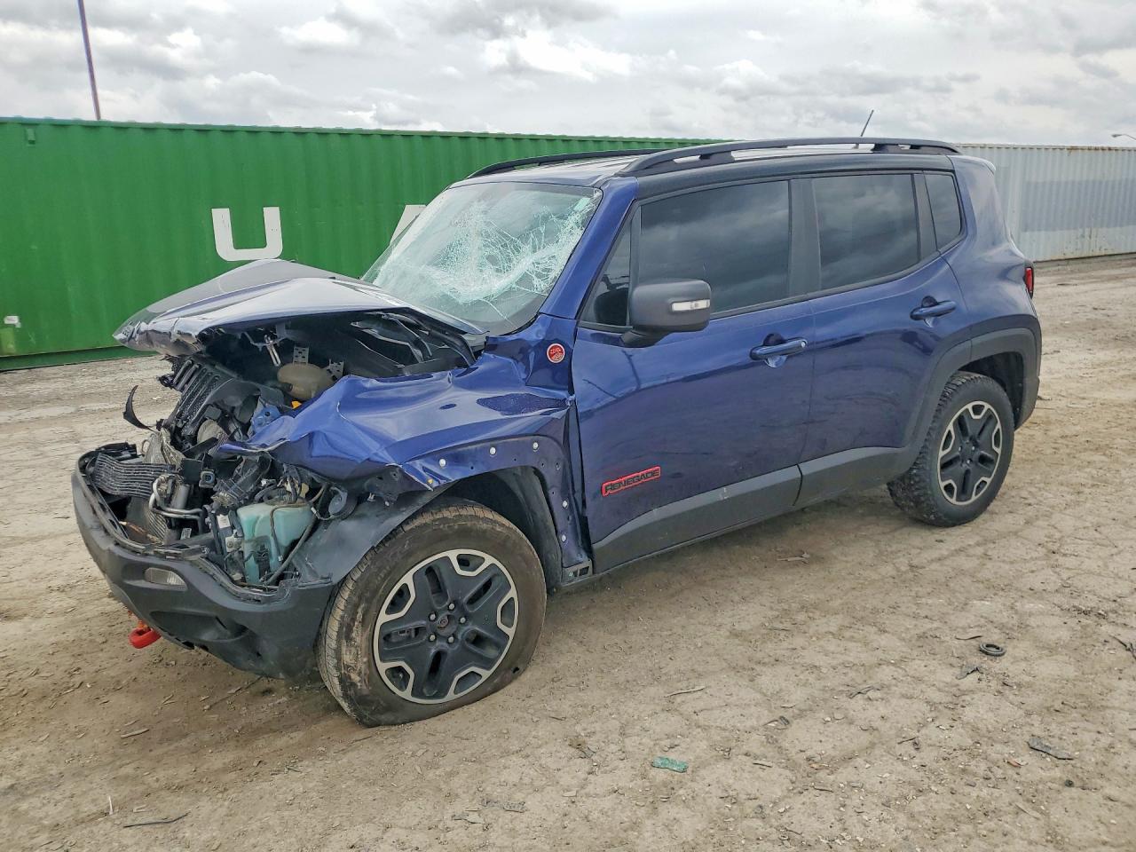 Salvage Jeep Renegade Image