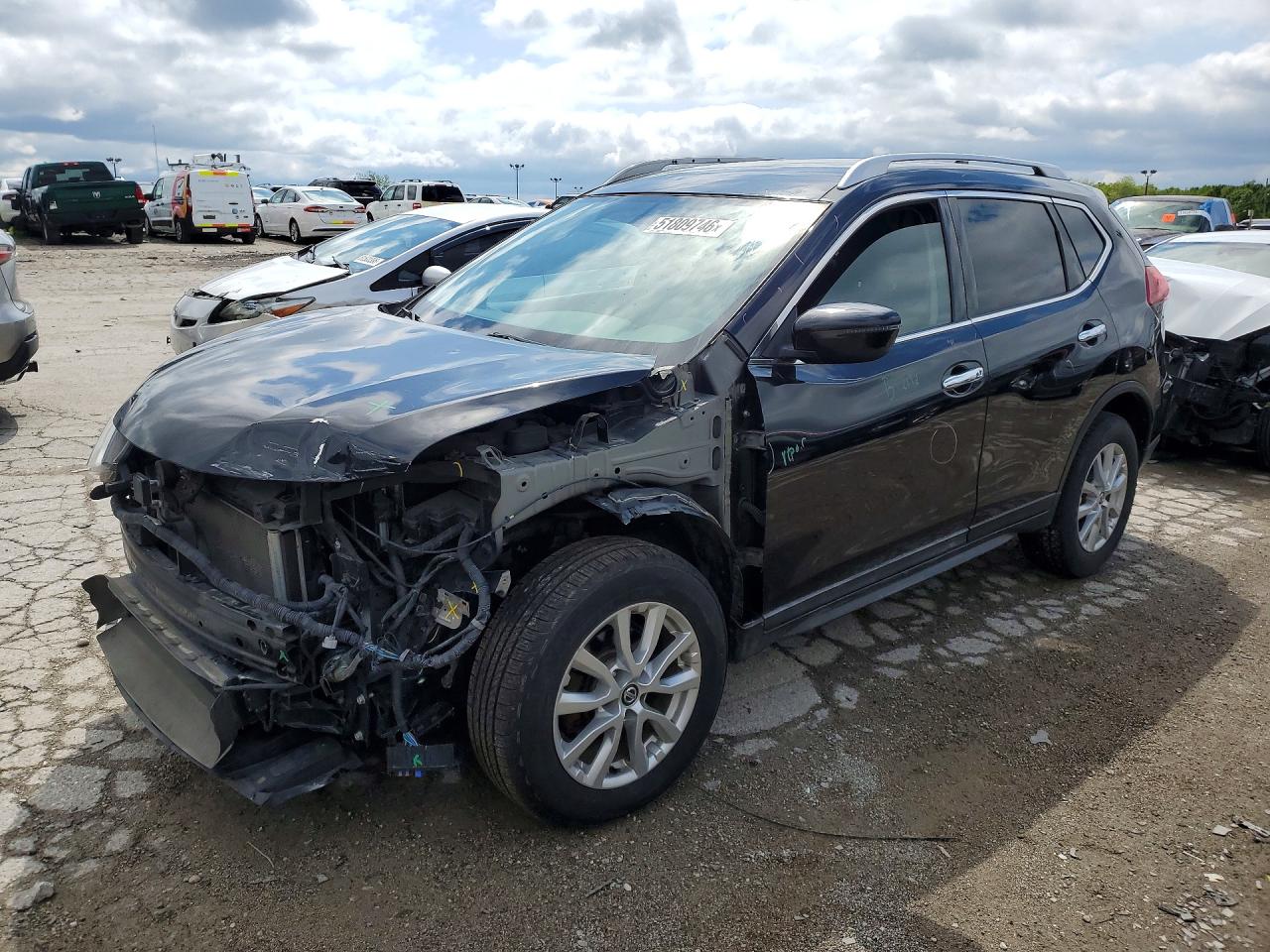 Salvage Nissan Rogue Image