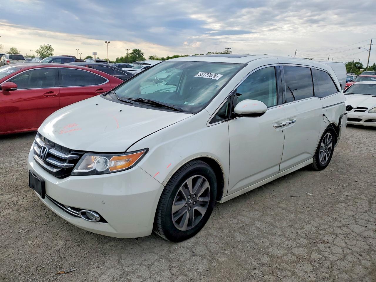 Salvage Honda Odyssey Image