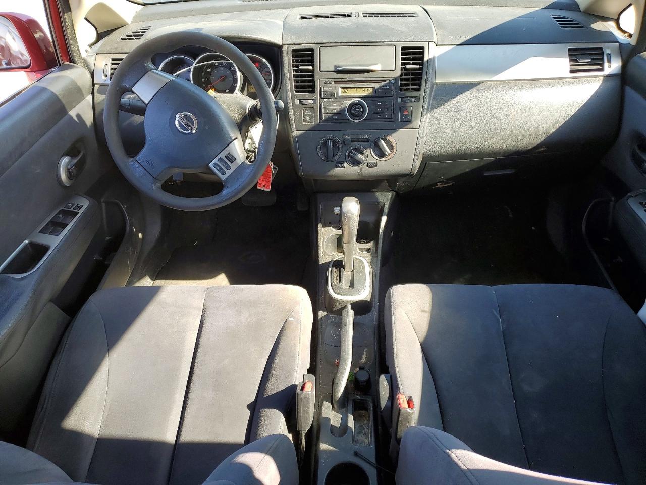 Nissan Versa 1.8 S