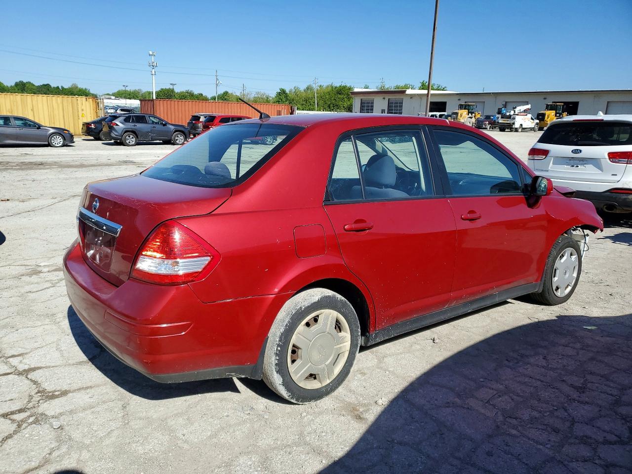 Nissan Versa 1.8 S