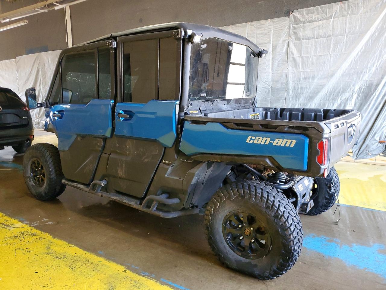 Can-Am Defender