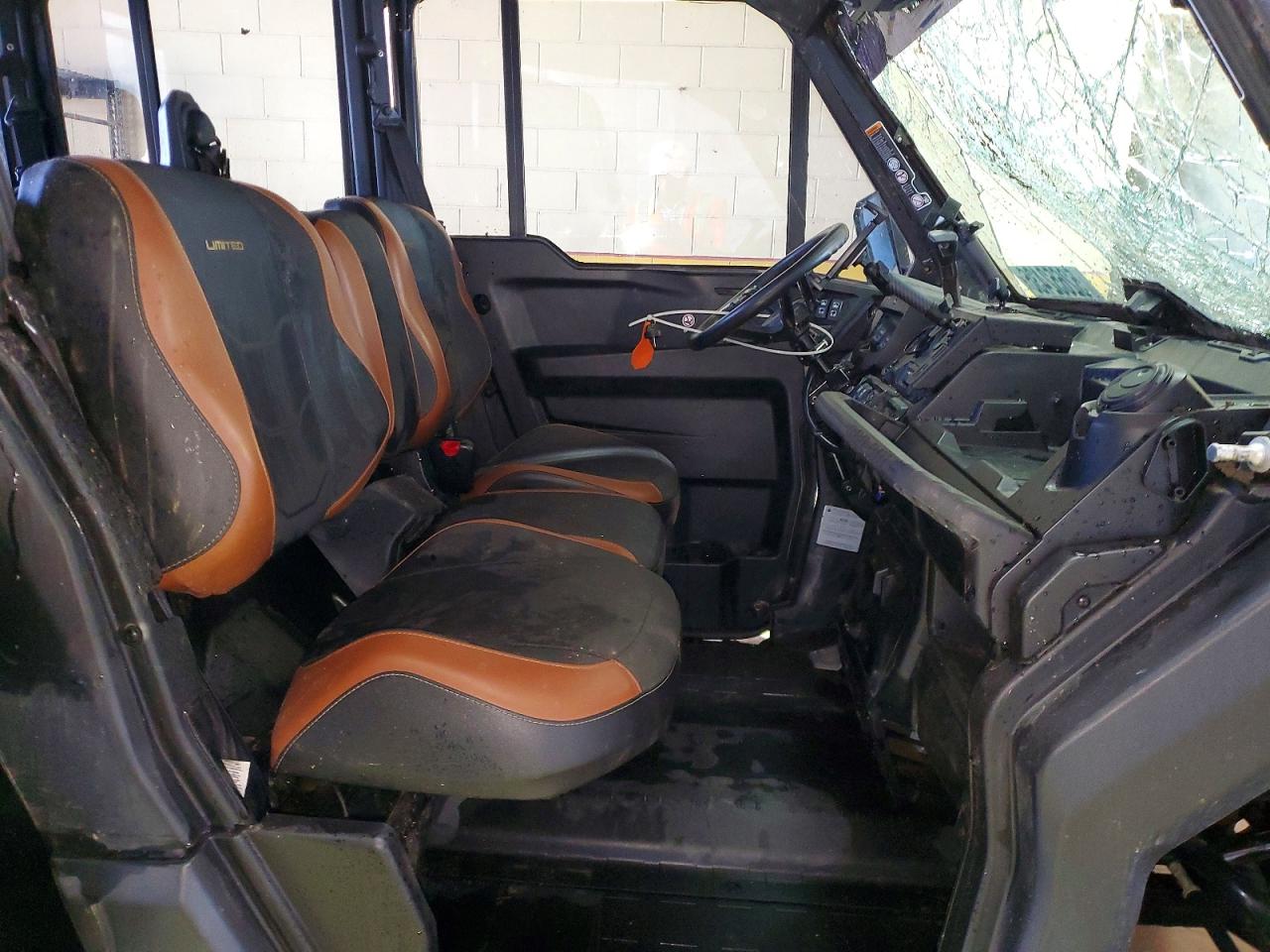 Can-Am Defender