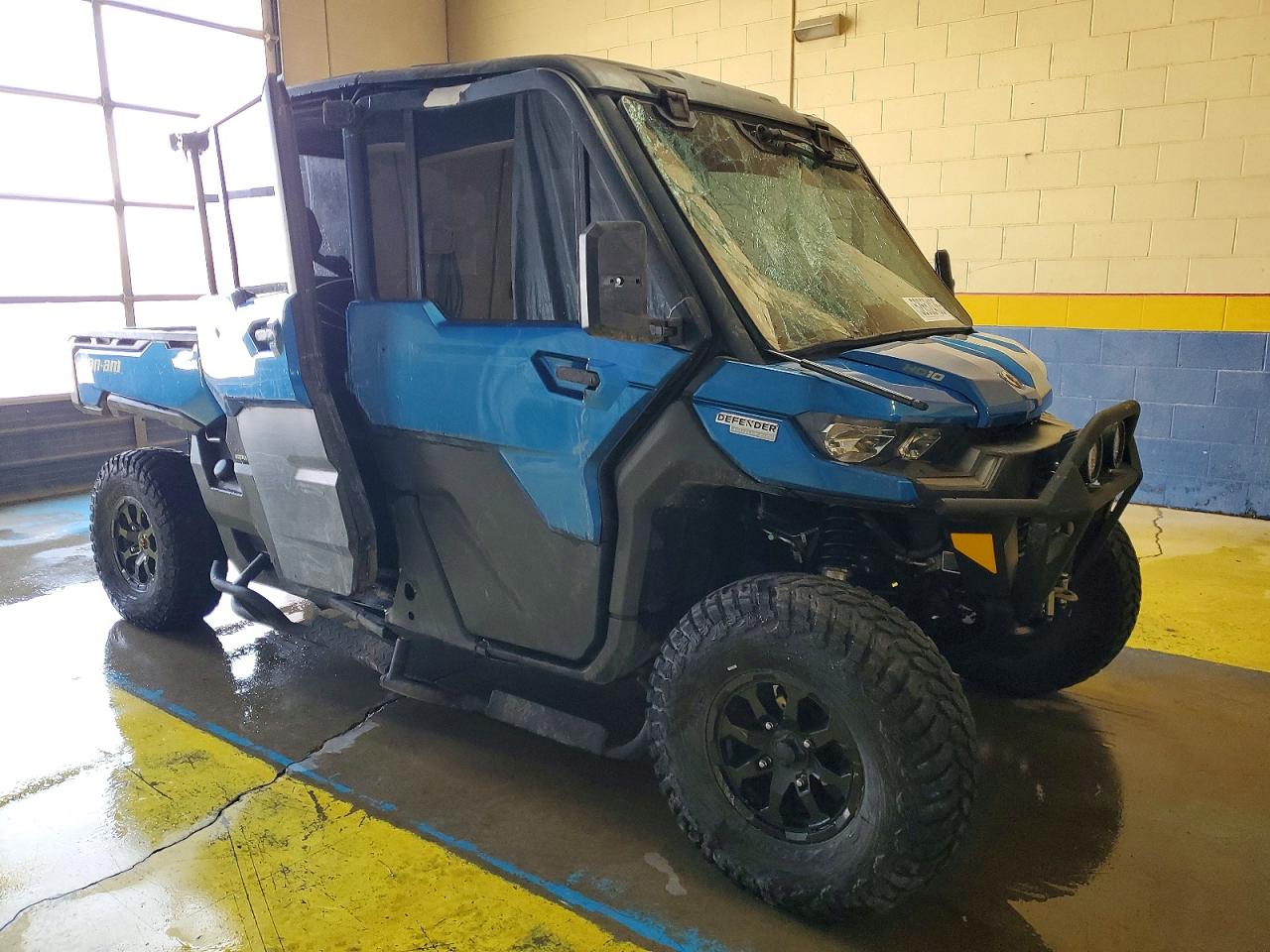 Salvage Can-Am Defender Image