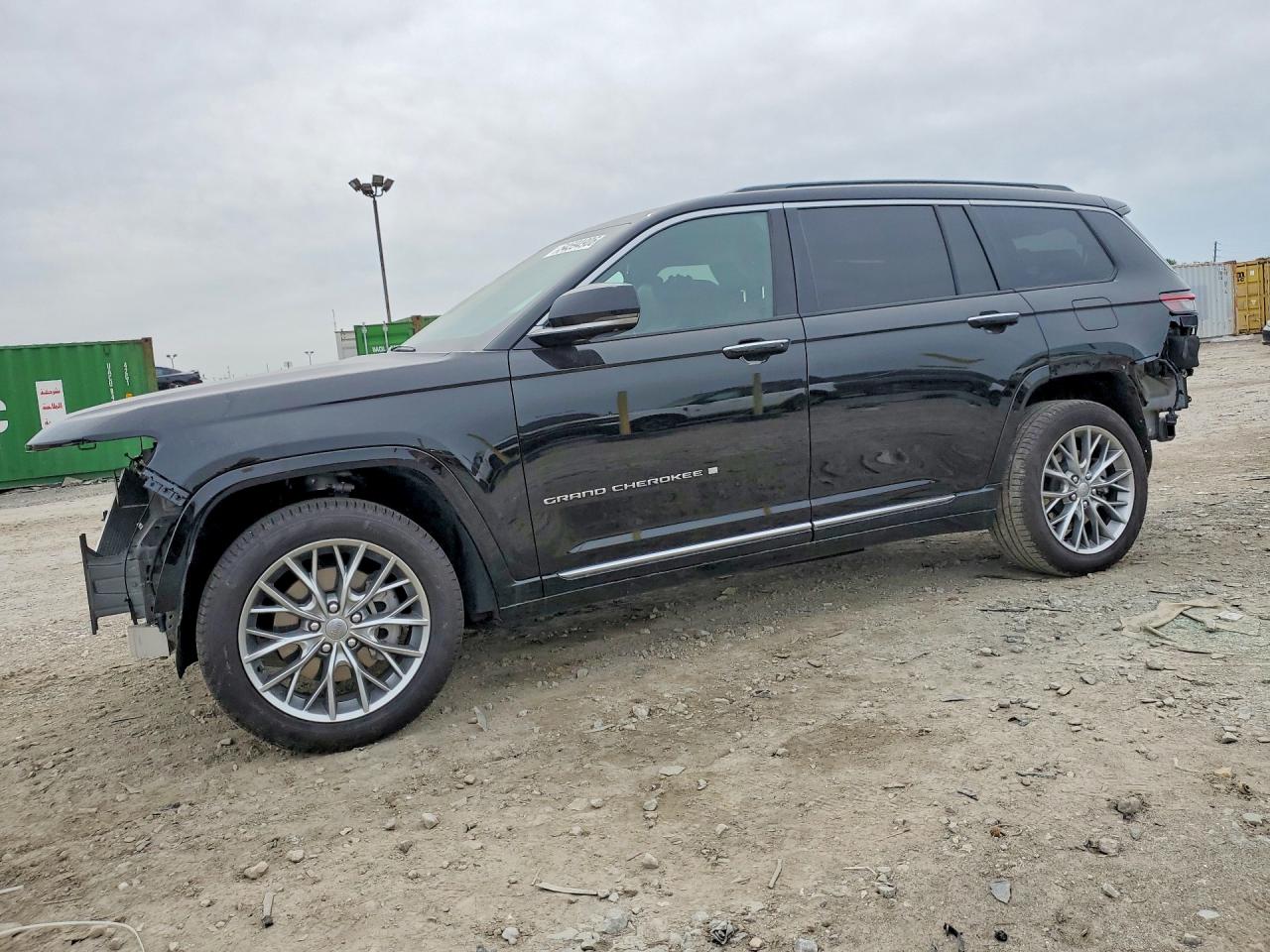 Salvage Jeep Grand Cherokee Image