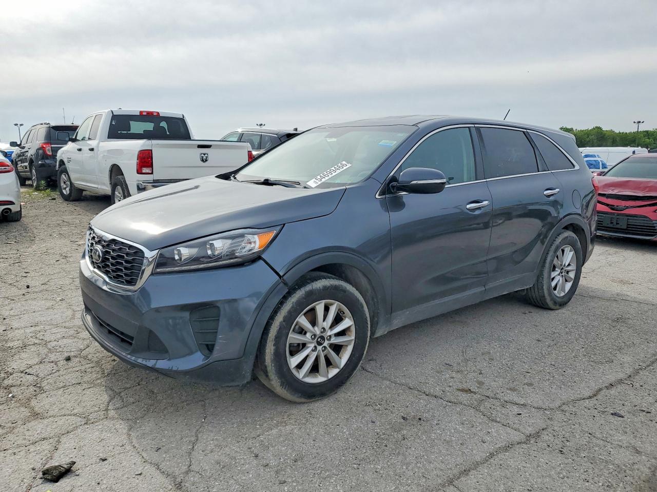 Salvage Kia Sorento Image
