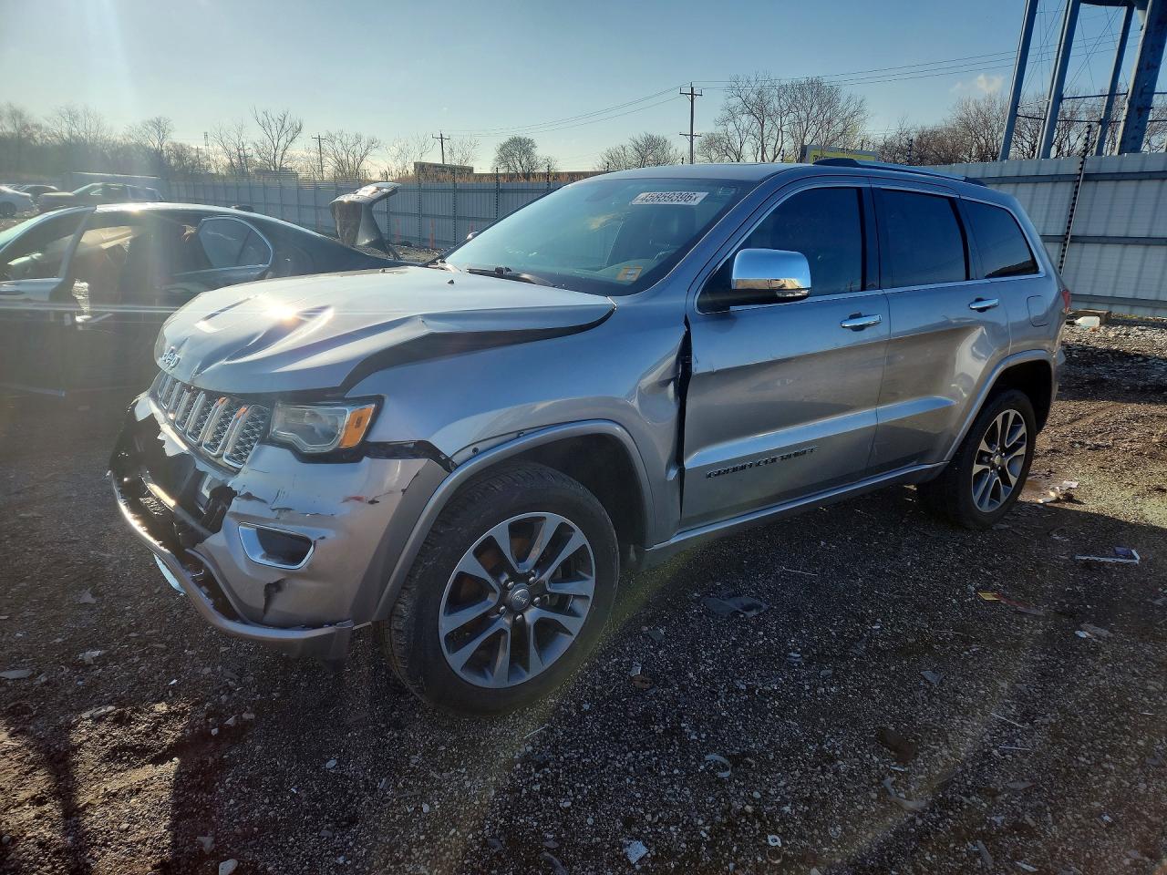Salvage Jeep Cherokee Image