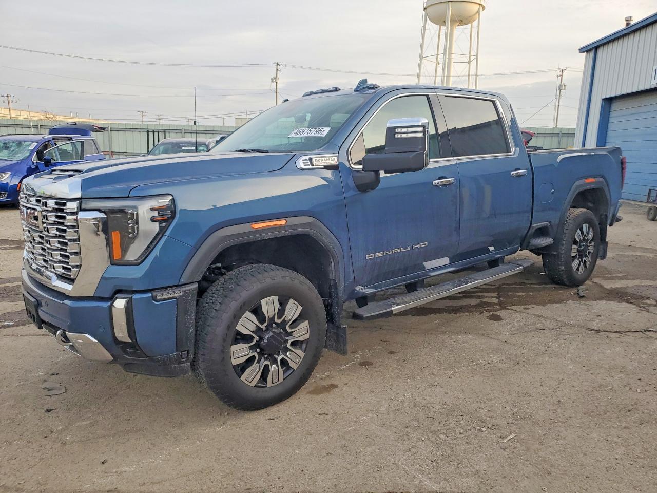 Salvage GMC Sierra Image