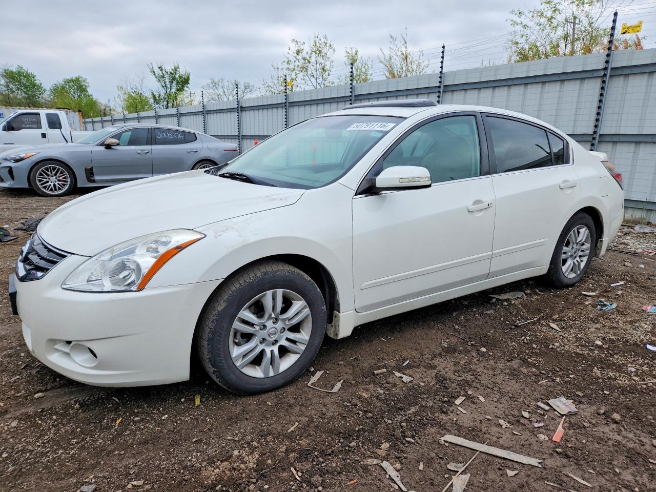Salvage Nissan Altima Image