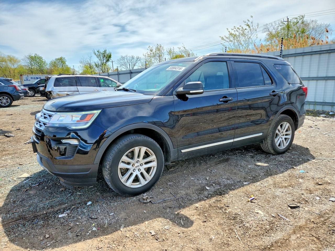 Salvage Ford Explorer Image