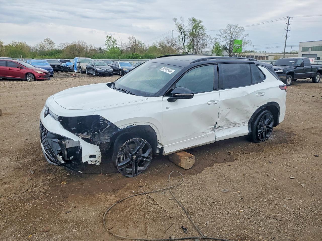 Salvage Volkswagen Tiguan Image