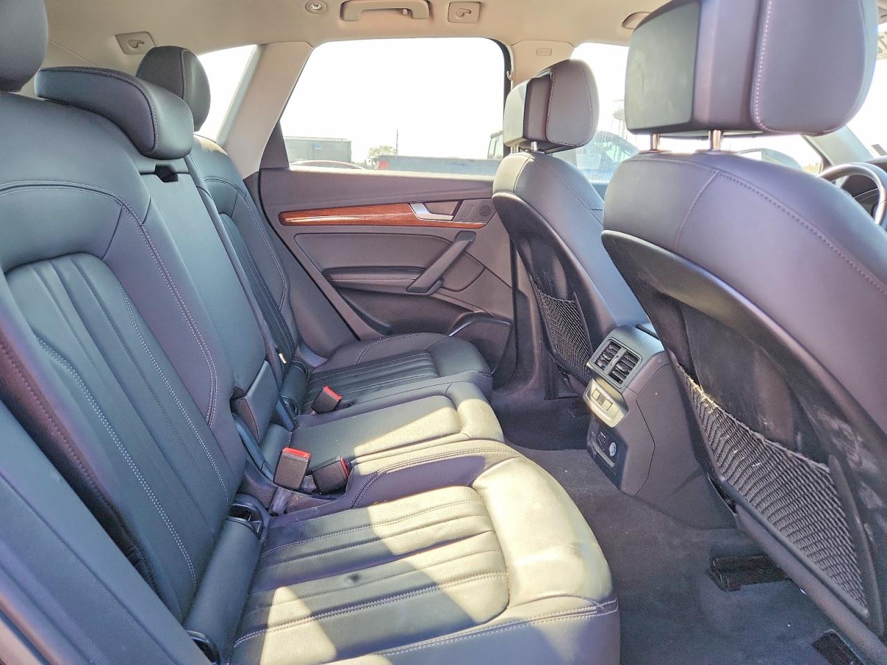 Audi Q5 Premium Plus 45