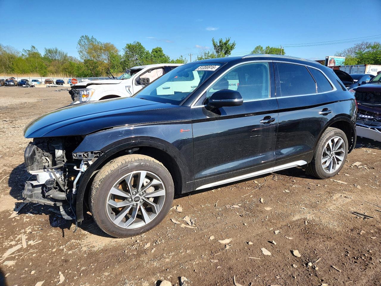 Salvage Audi Q5 Image