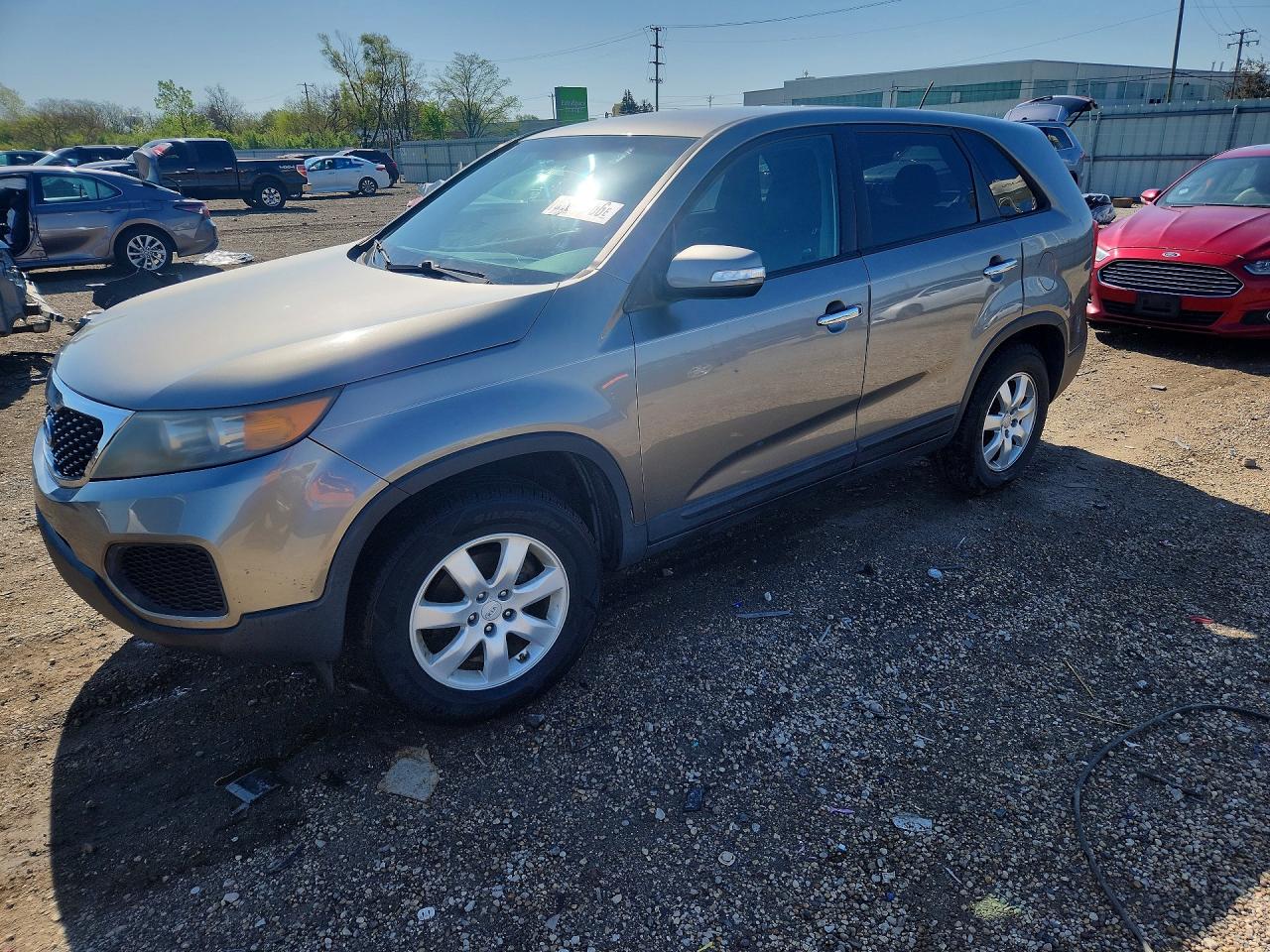 Salvage Kia Sorento Image