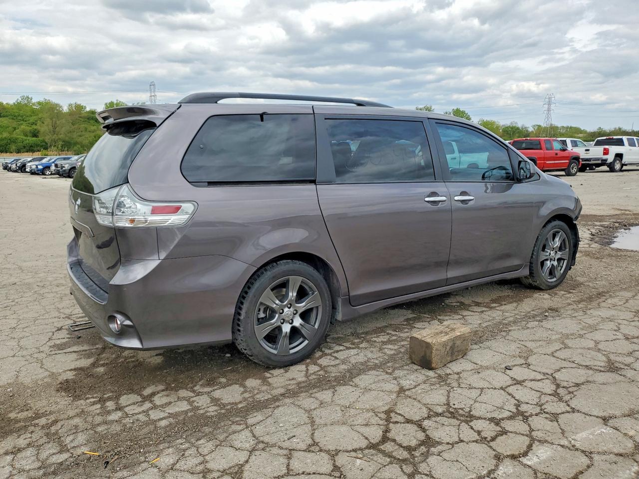 Toyota Sienna Se