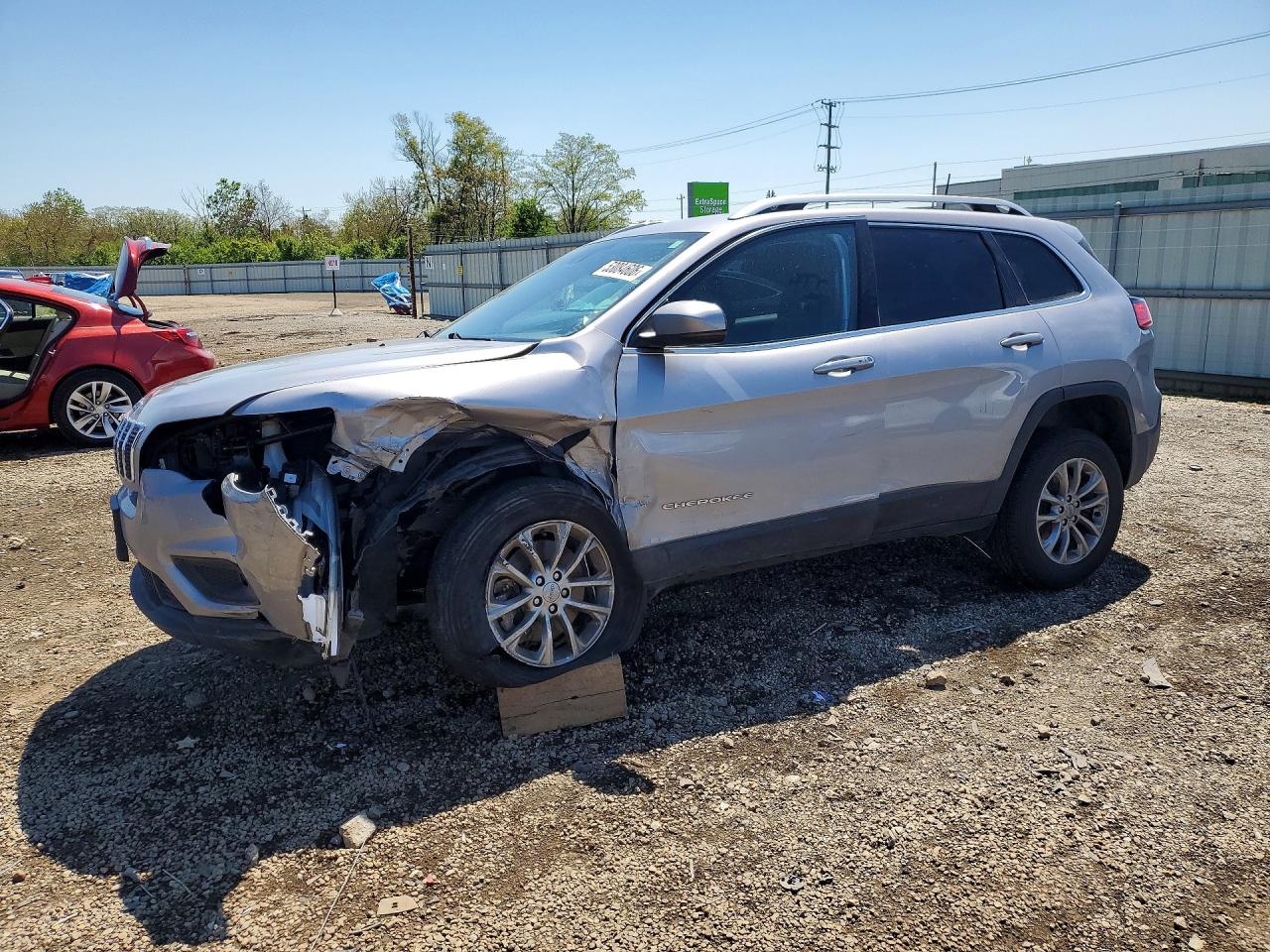Salvage Jeep Cherokee Image