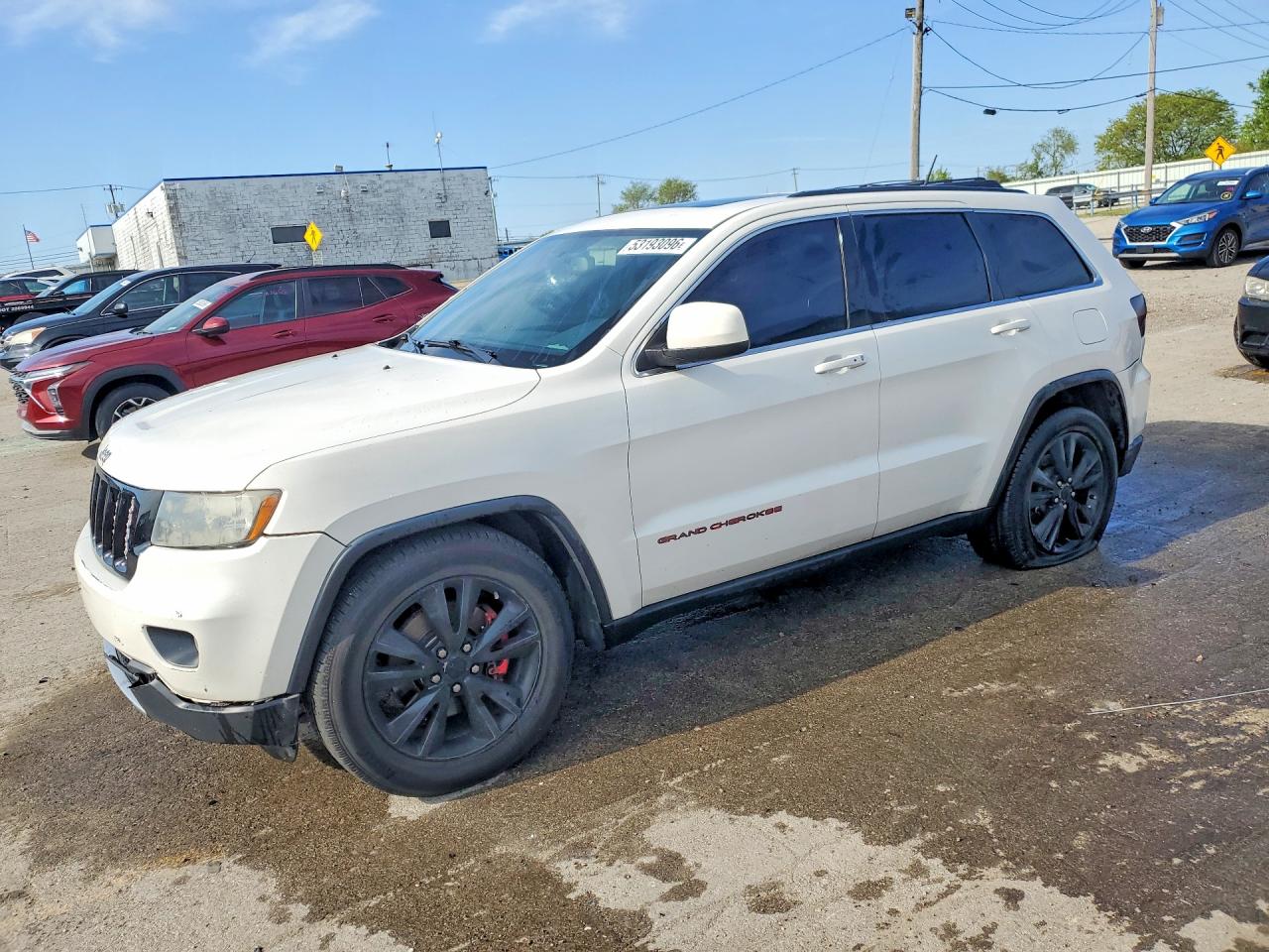 Salvage Jeep Grand Cherokee Image