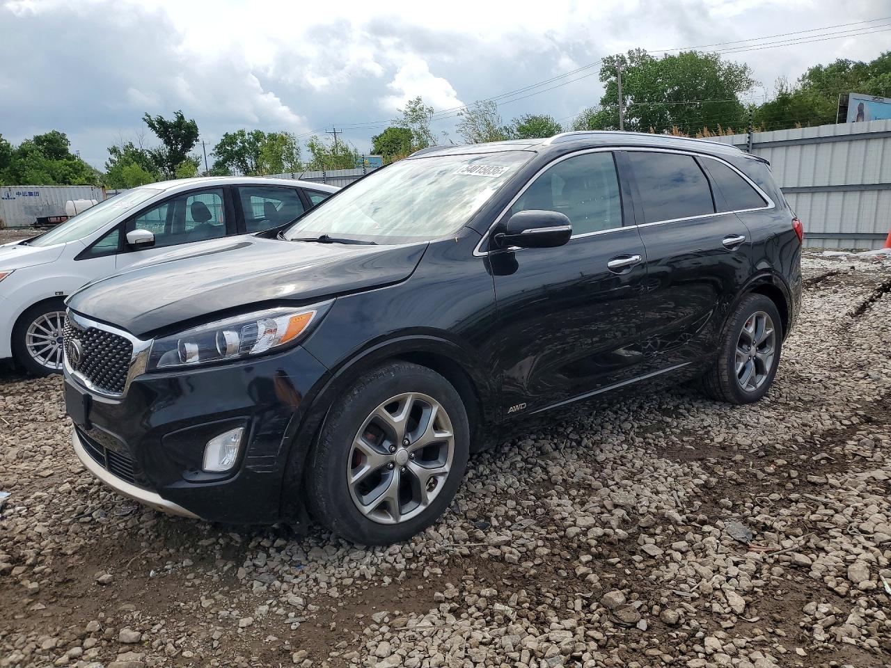 Salvage Kia Sorento Image