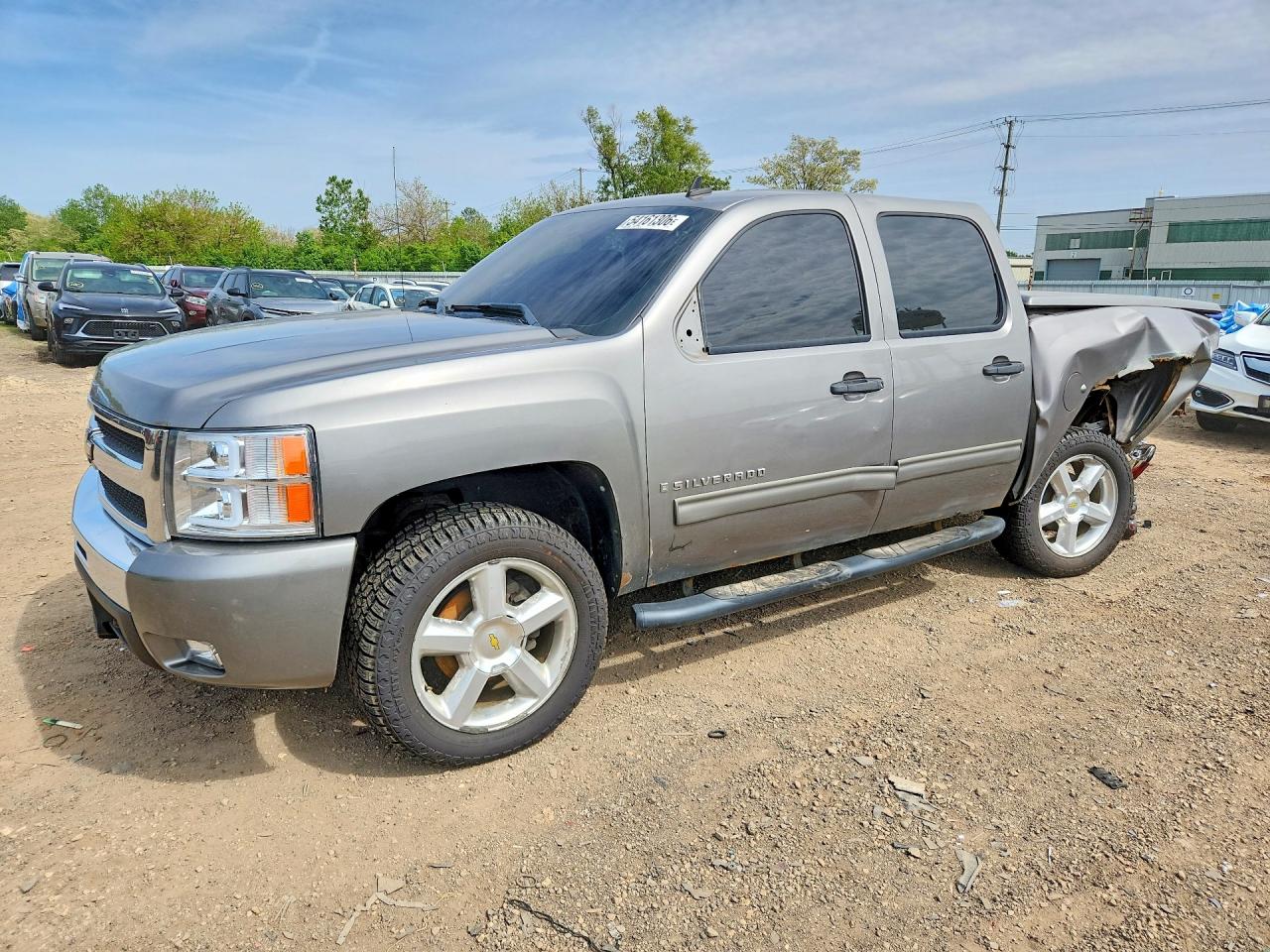 Salvage Chevrolet Silverado Image