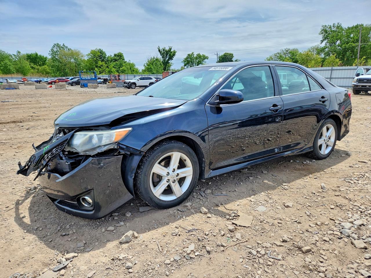 Salvage Toyota Camry Image