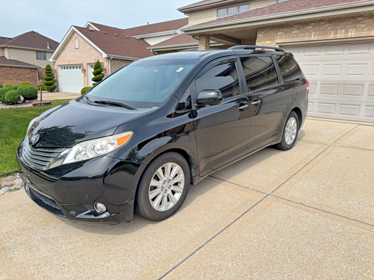 Toyota Sienna Limited 7-passenger
