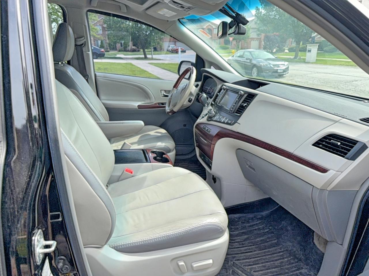 Toyota Sienna Limited 7-passenger