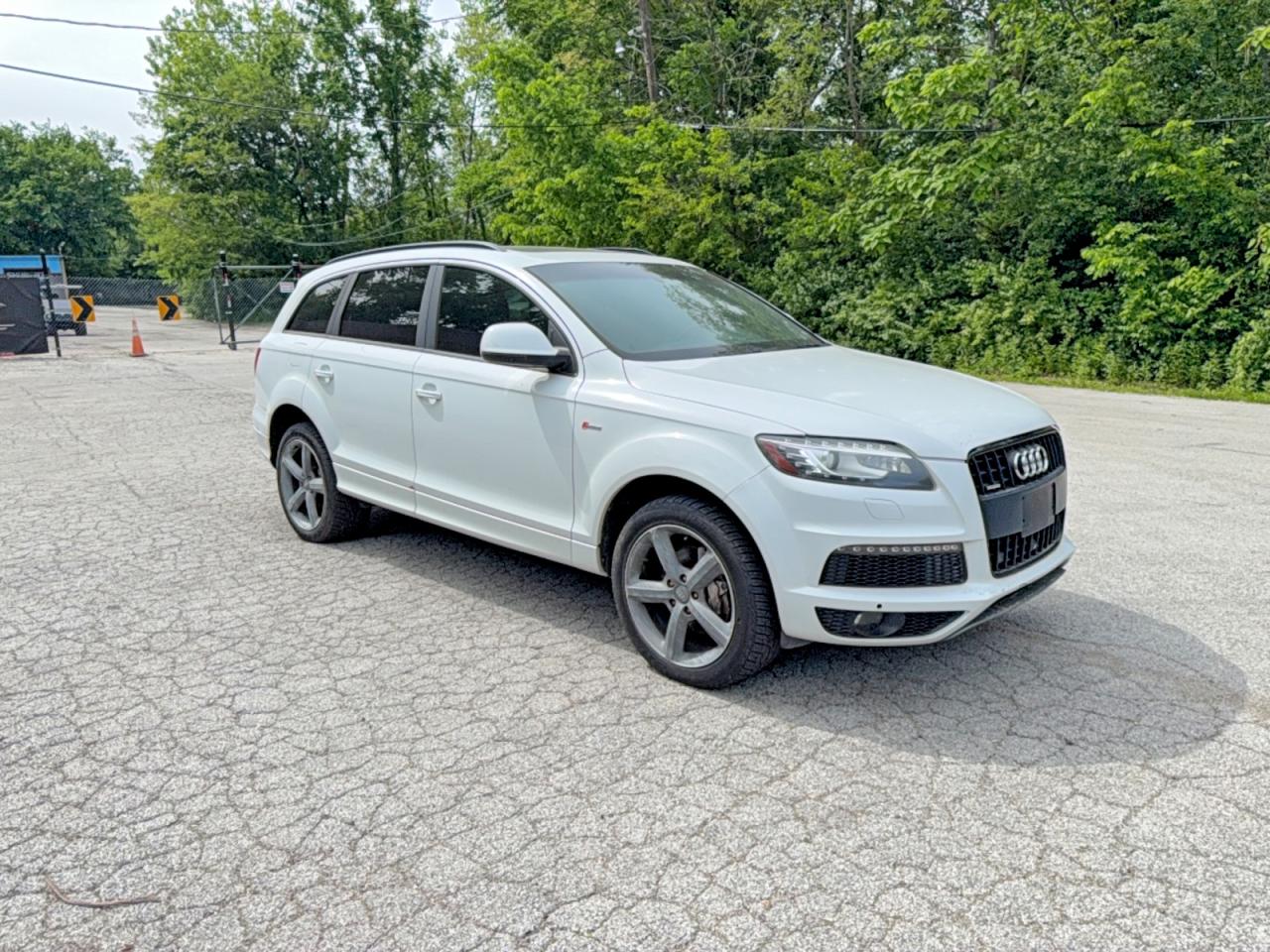 Salvage Audi Q7 Image